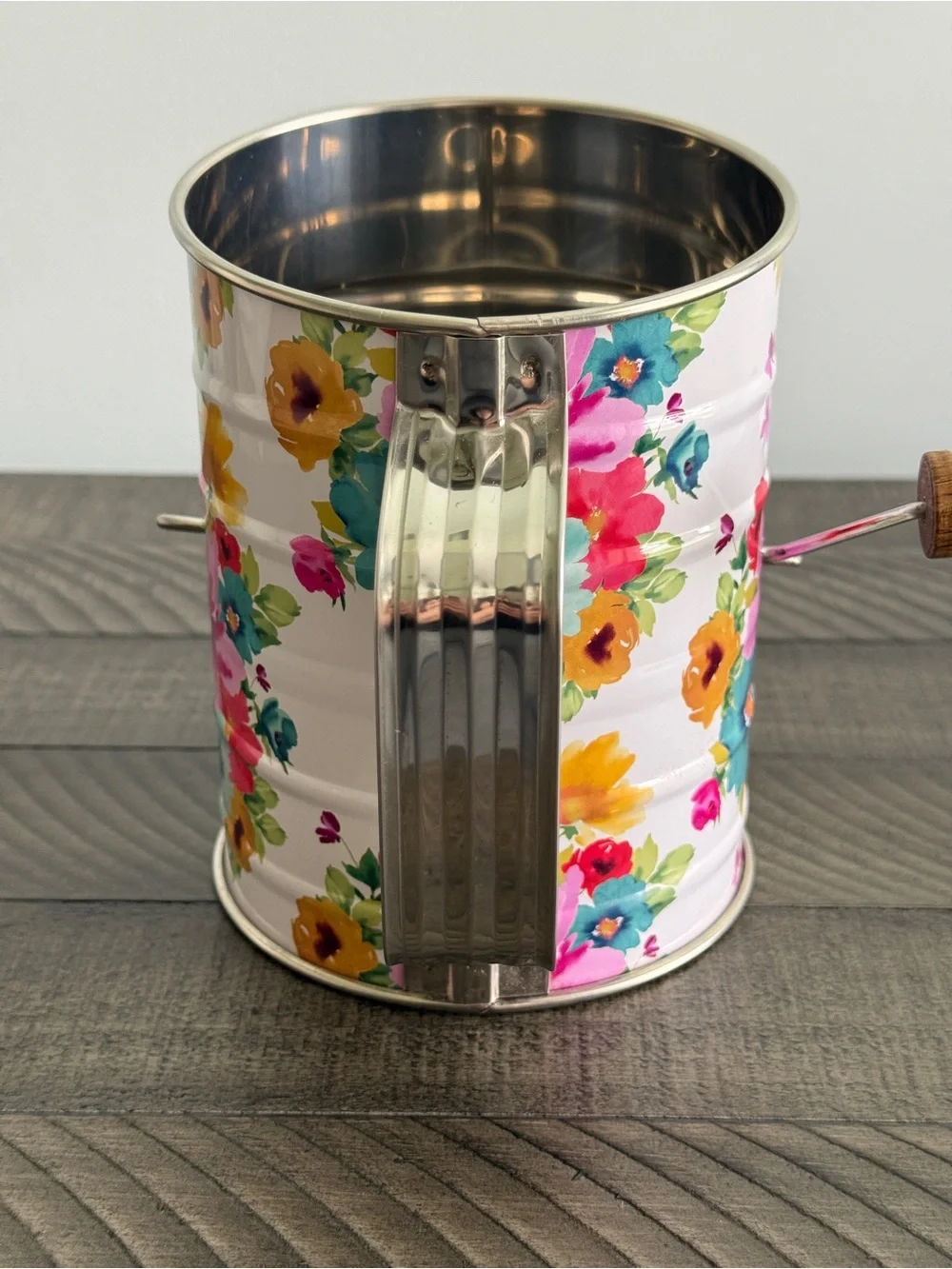 The Pioneer Woman Floral Breezy Blossom Flour Sifter 3 Cup Retired